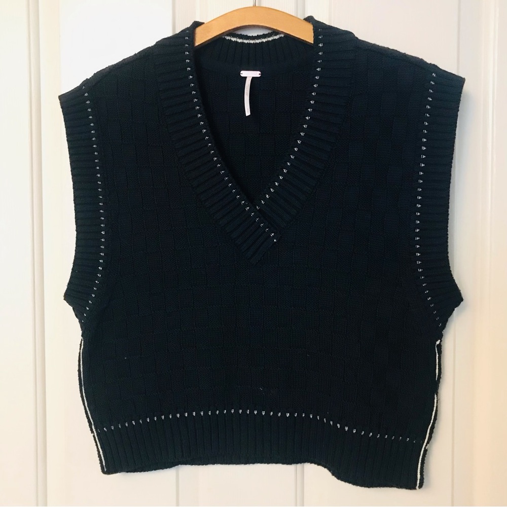 Free People Black Sleeveless Knit Sweater Vest Size Small
